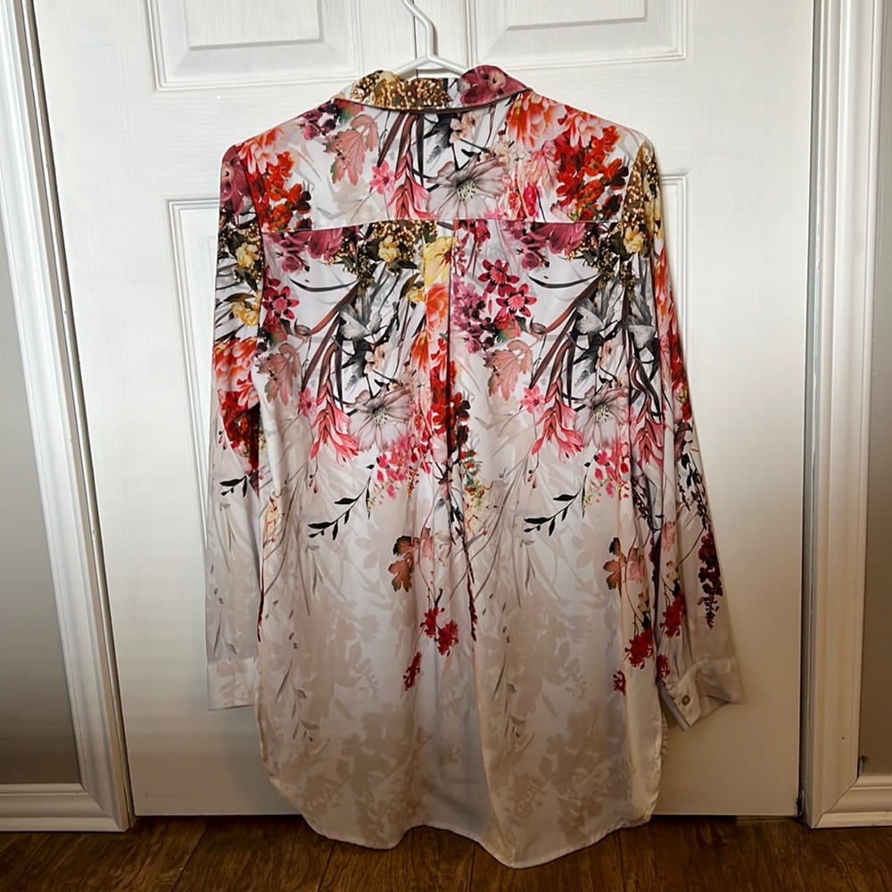 Floral blouse - Picture 4 of 5